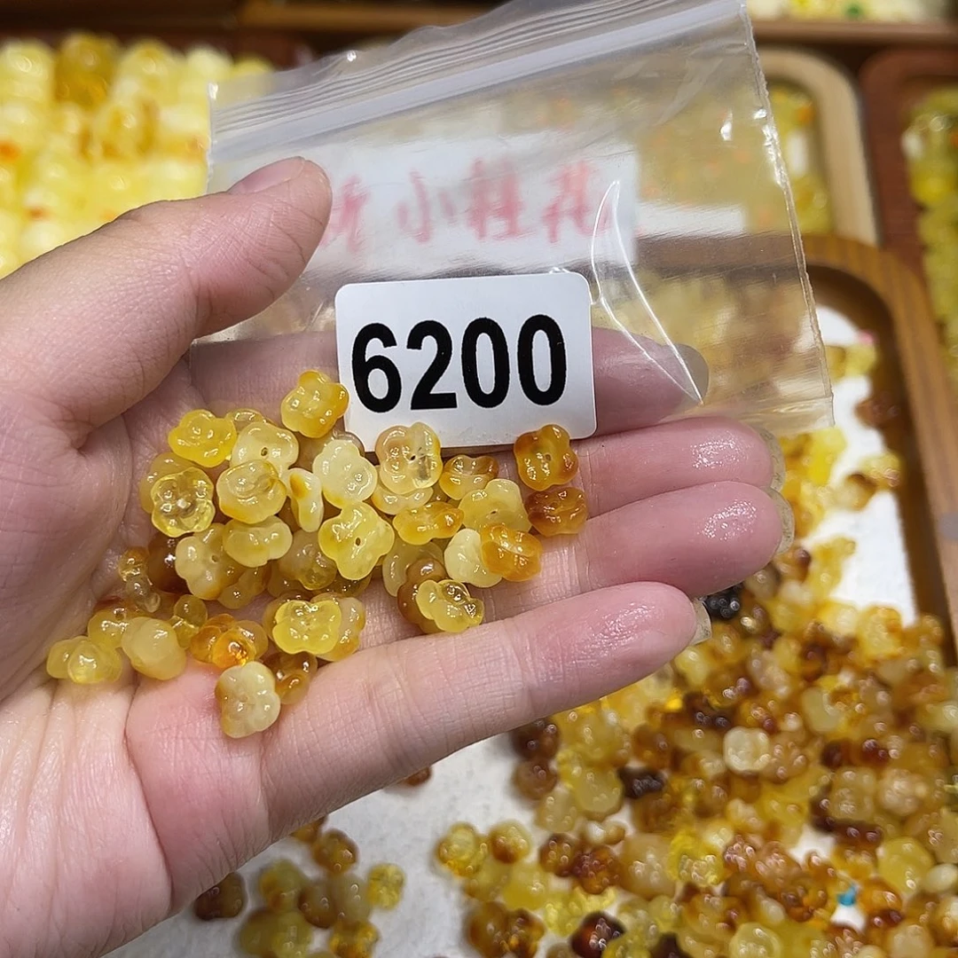 无***婆琥珀未镶嵌颈饰蜜蜡