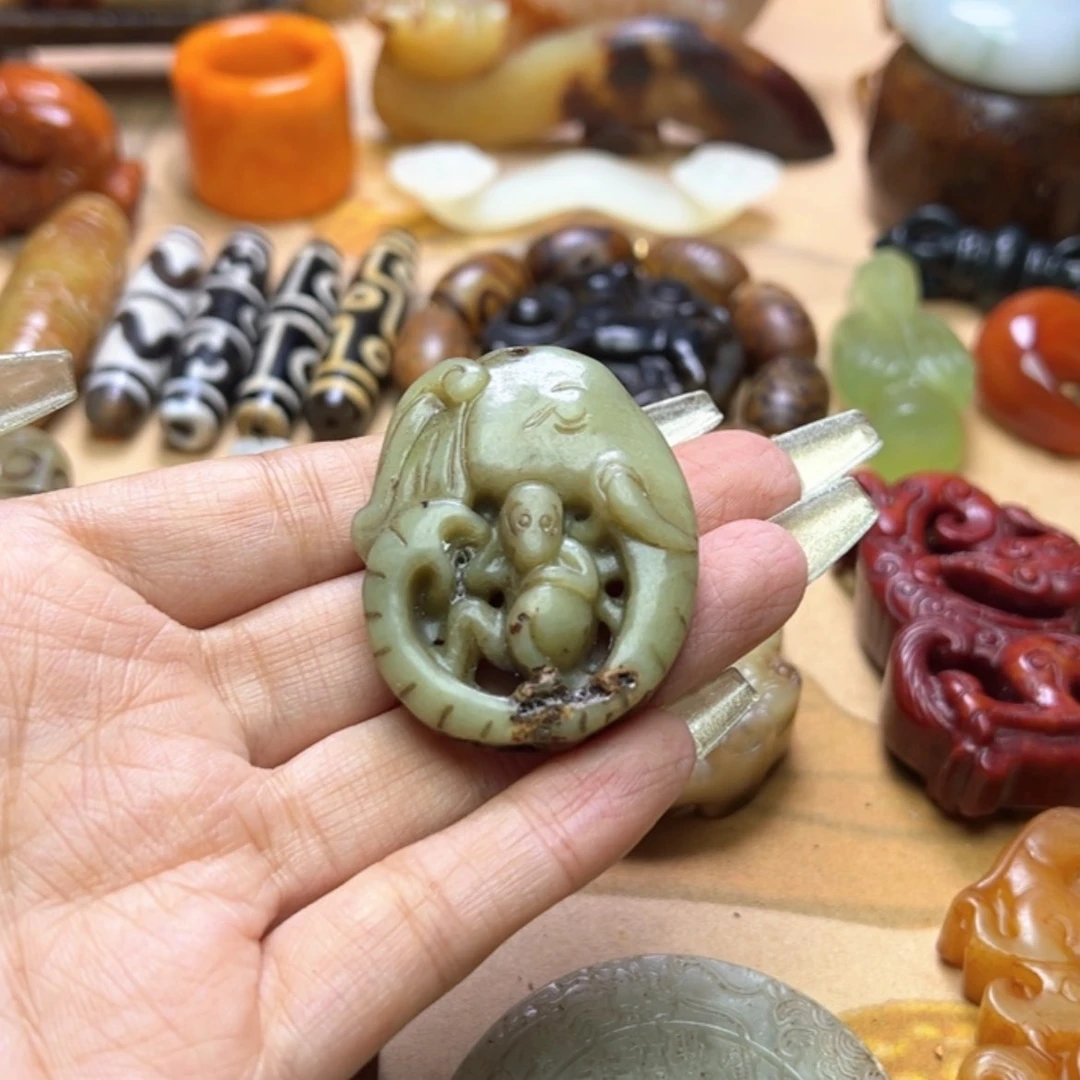 【闪购商品】蛇纹石玉颈饰未镶嵌