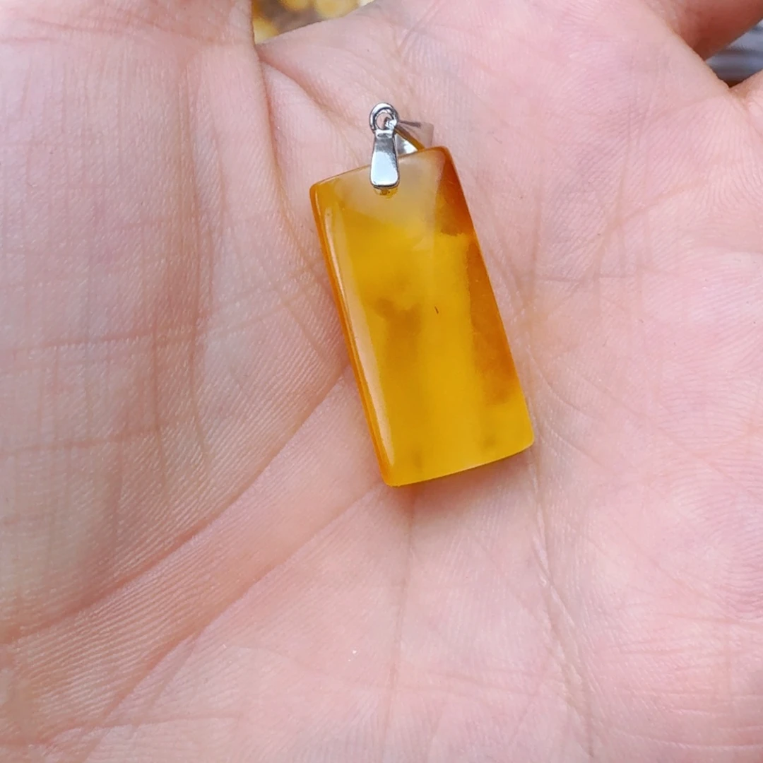 未镶嵌蜜蜡珠宝奇石