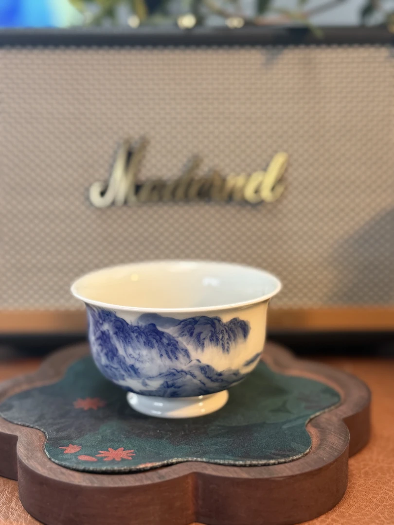 A141景德镇手绘青花山水炉式杯  90ml