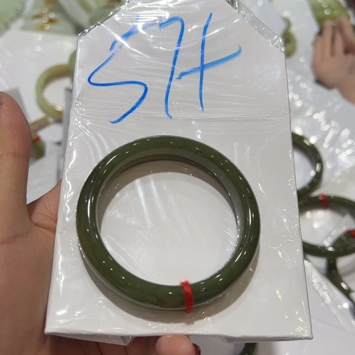 和田玉（糖玉）手镯未镶嵌