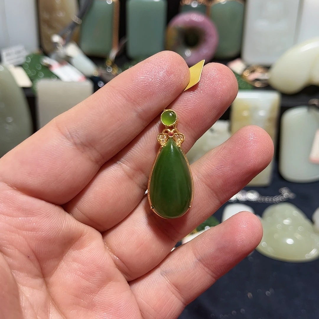 和田玉18K金镶嵌吊坠(赠链)32