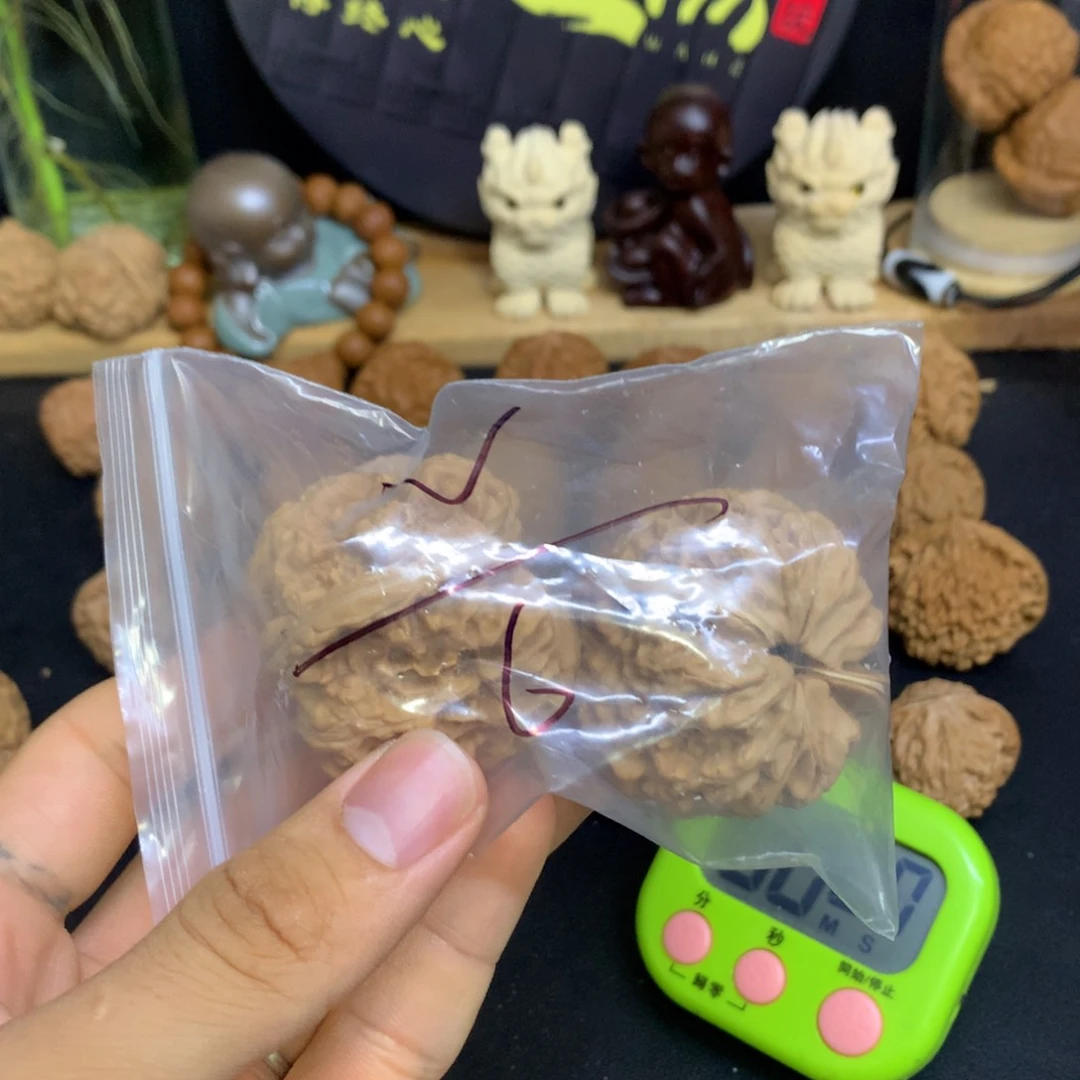 ***文玩核桃把件核桃