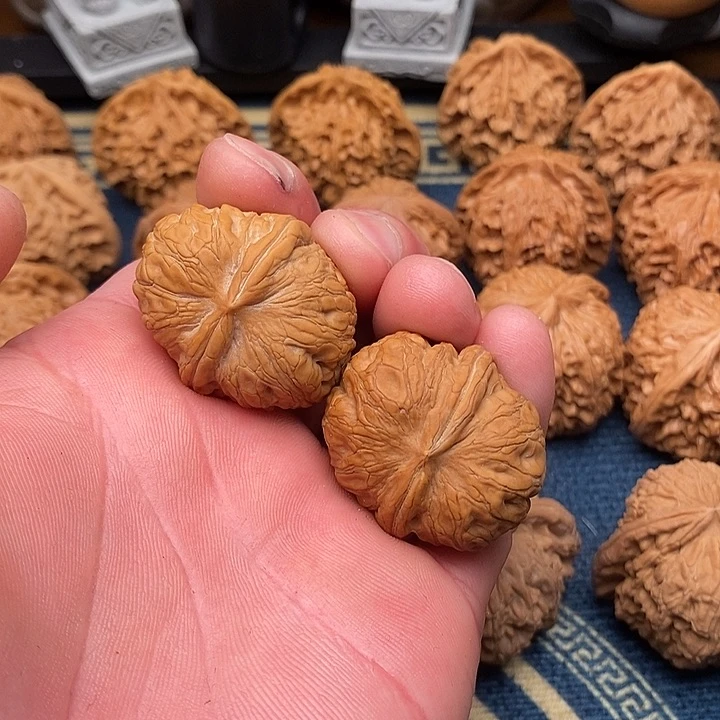 文玩核桃吊坠元宝35全