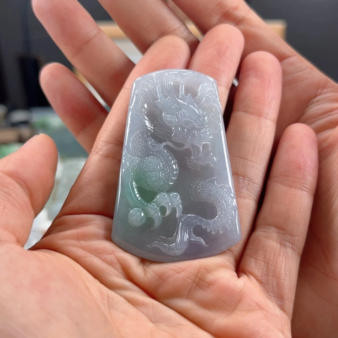 翡翠未镶嵌颈饰龙牌缅甸天然翡翠A货糯冰种春底飘绿