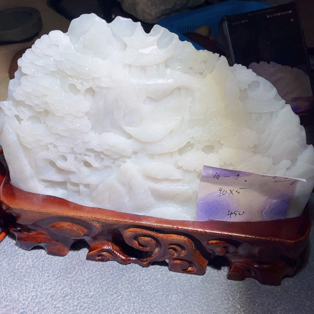 有***手和田玉未镶嵌珠宝奇石