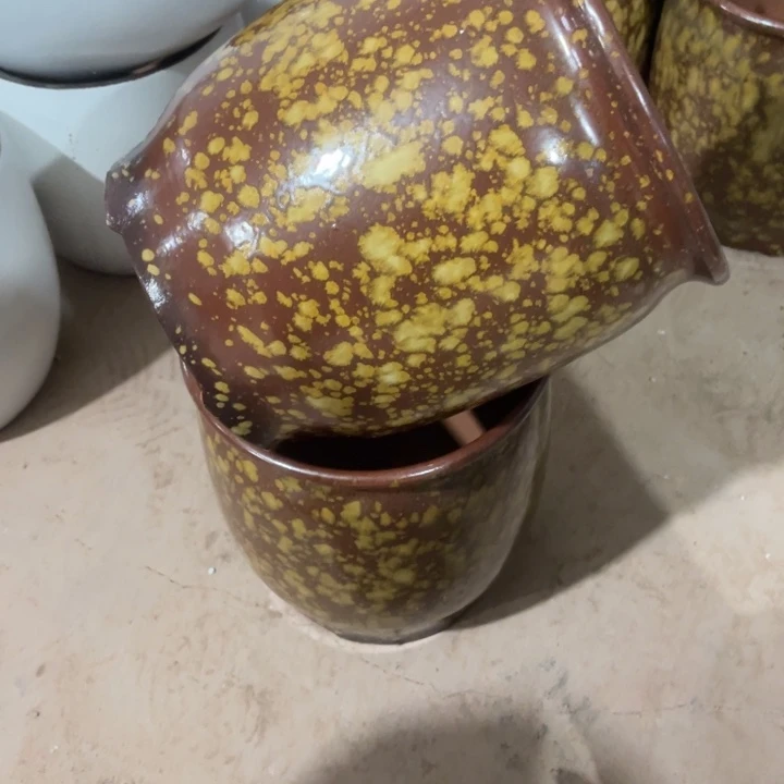 花盆紫砂口径20高度22两只小瑕疵
