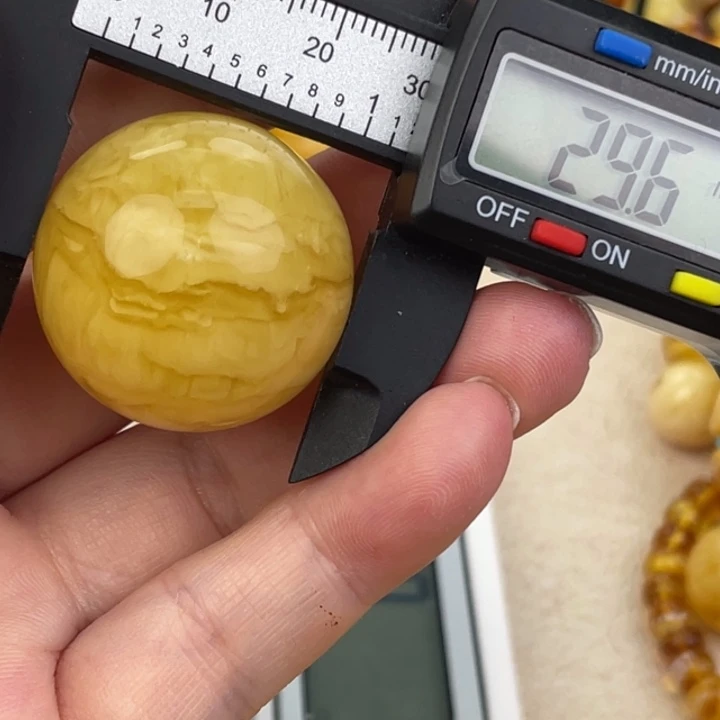 蜜蜡未镶嵌裸石微瑕680