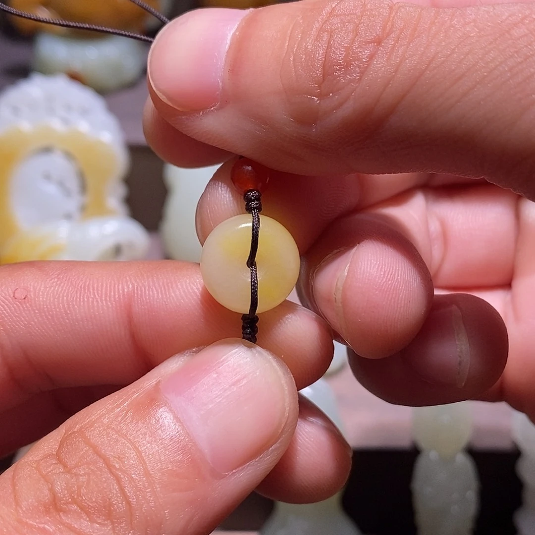 和田玉未镶嵌车挂