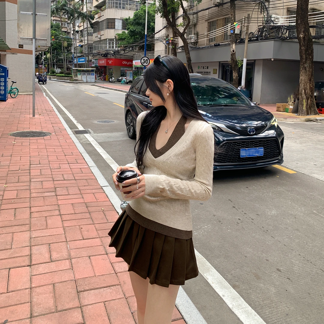 麻花V领挂脖长袖针织衫女秋季2025新款独特别致假两件上衣