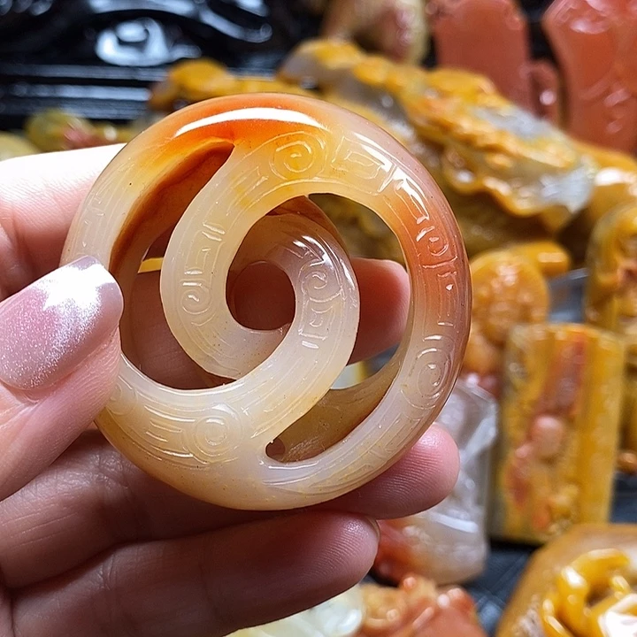 石英质玉(黄龙玉)合金颈饰