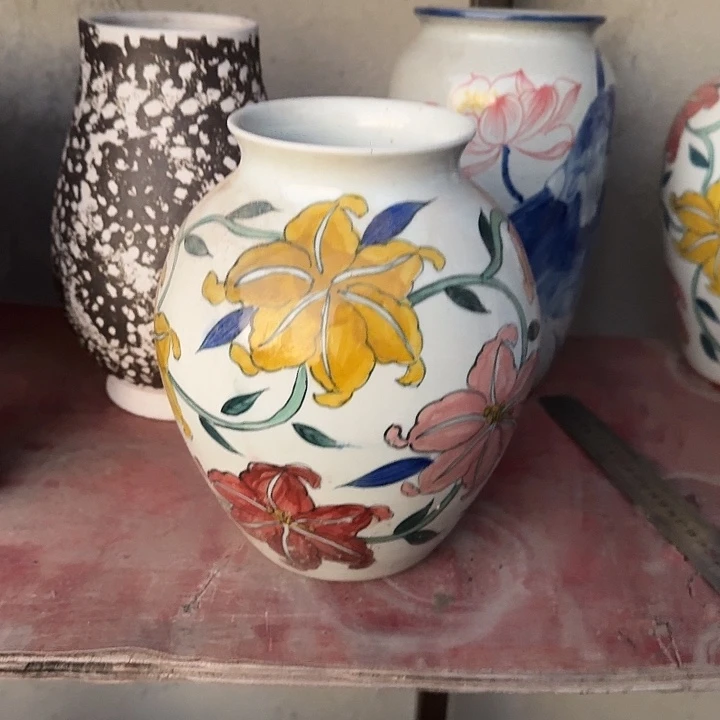 微瑕景德镇陶瓷手工花瓶