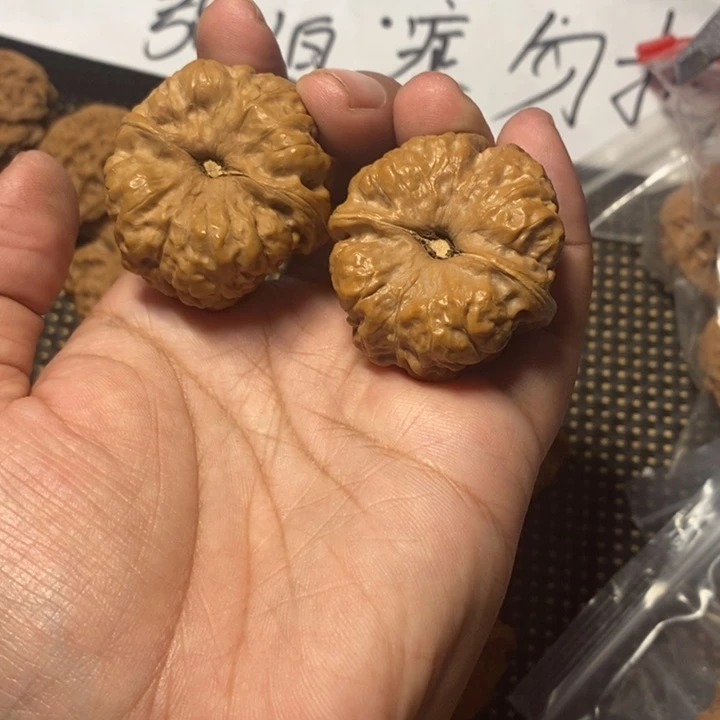 的***包文玩核桃把件蛤蟆头39