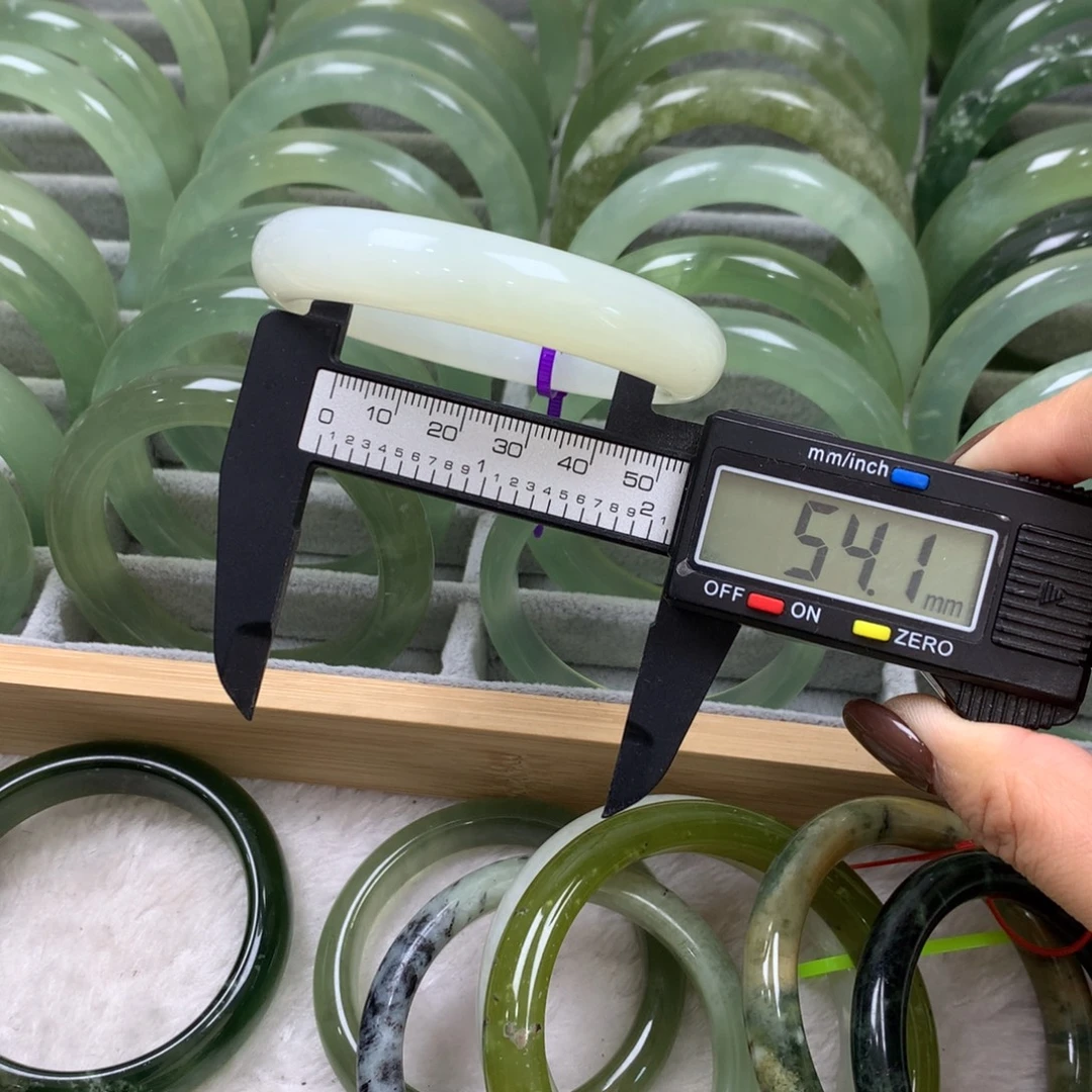 蛇纹石玉未镶嵌手镯45