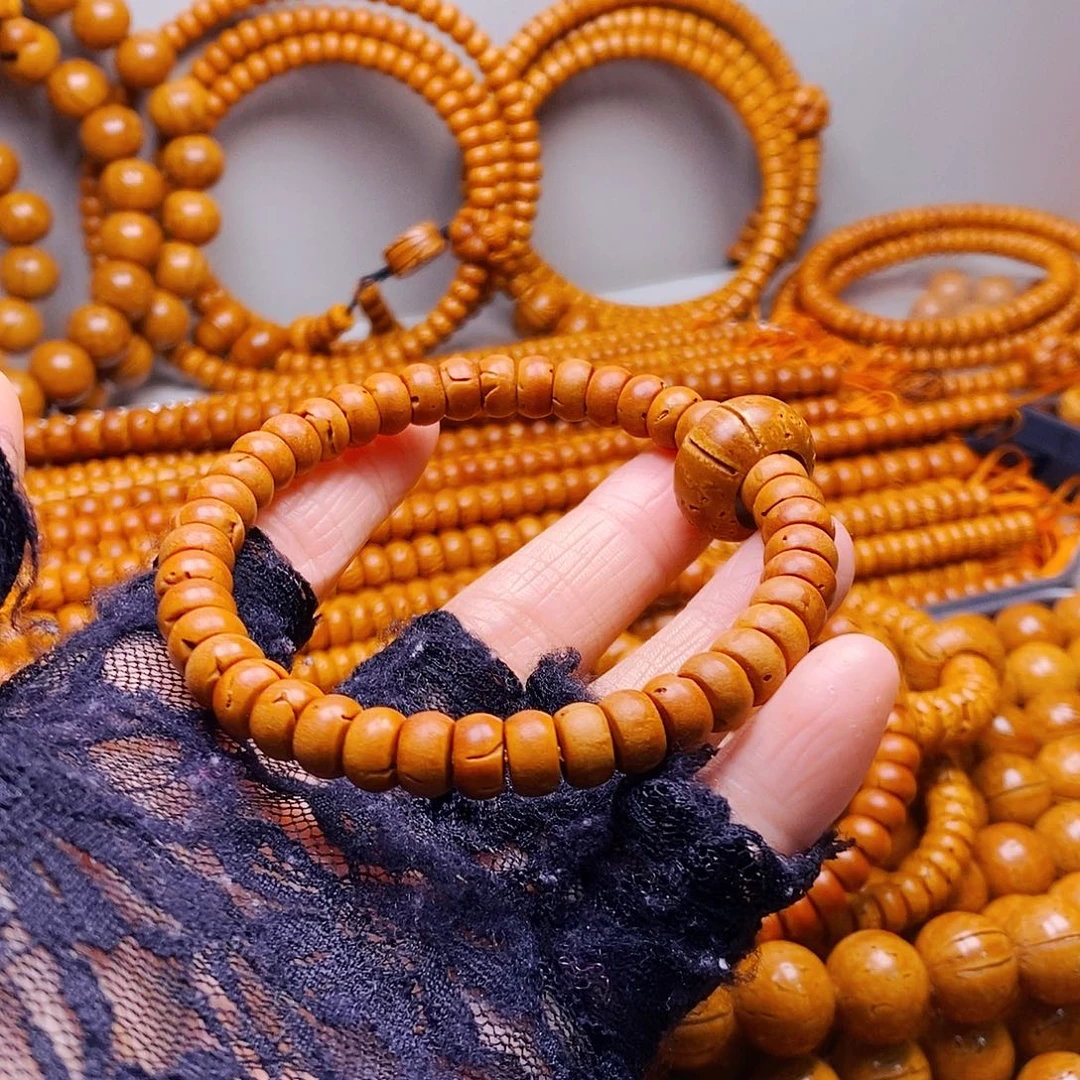 吊坠桃核5乘8核片龙纹瑕疵33