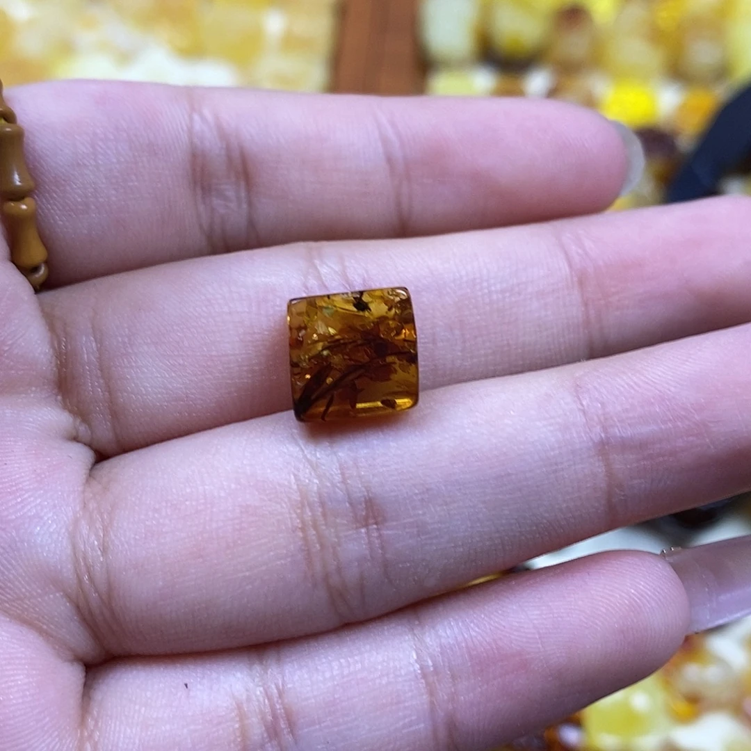 琥珀未镶嵌珠宝奇石