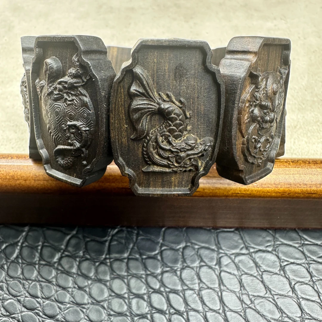 941沉木雕刻手牌