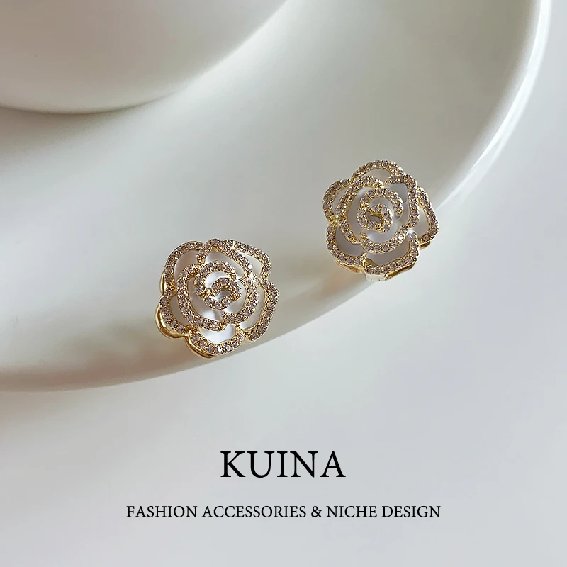 铜合金耳饰 白色山茶花女士高级感耳扣轻奢气质百搭耳环耳钉76245