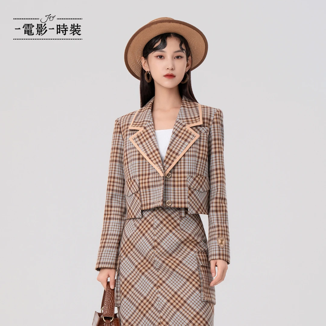 【高高甄选】一电影一时装复古格纹短款女外套FFJG113642