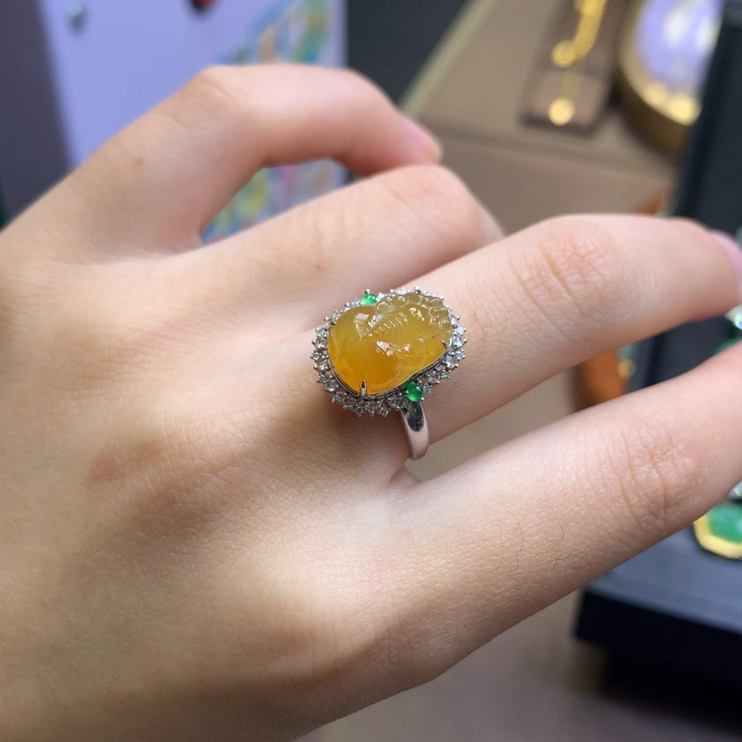 翡翠18K金镶嵌颈饰翡翠