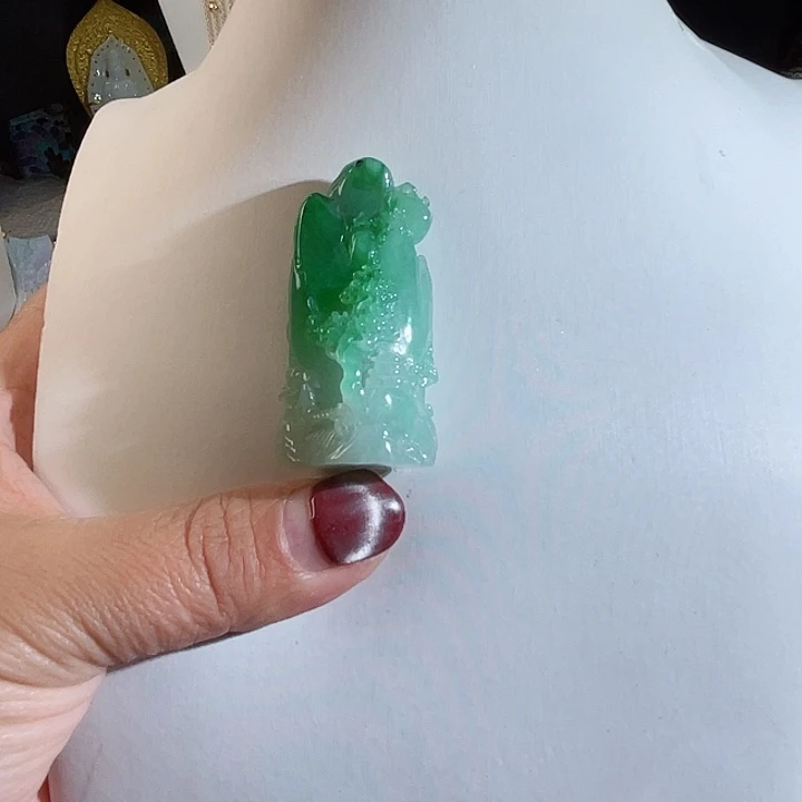 翡翠颈饰未镶嵌一*凡翡翠飘绿种水山水吊坠