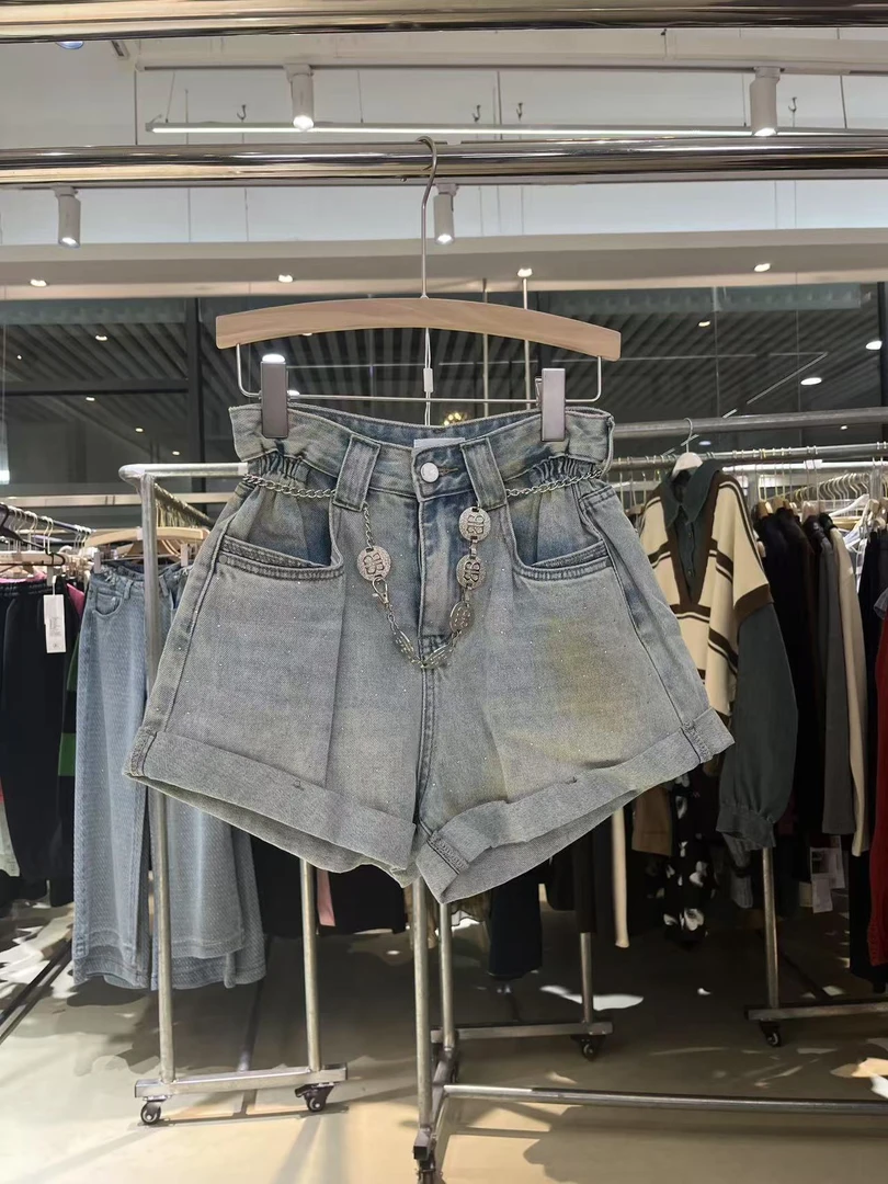 B4069时尚韩版小众设计链条烫钻高腰牛仔短裤