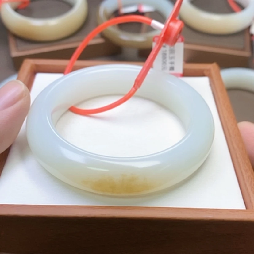 【闪购商品】未镶嵌手镯和田玉李****）