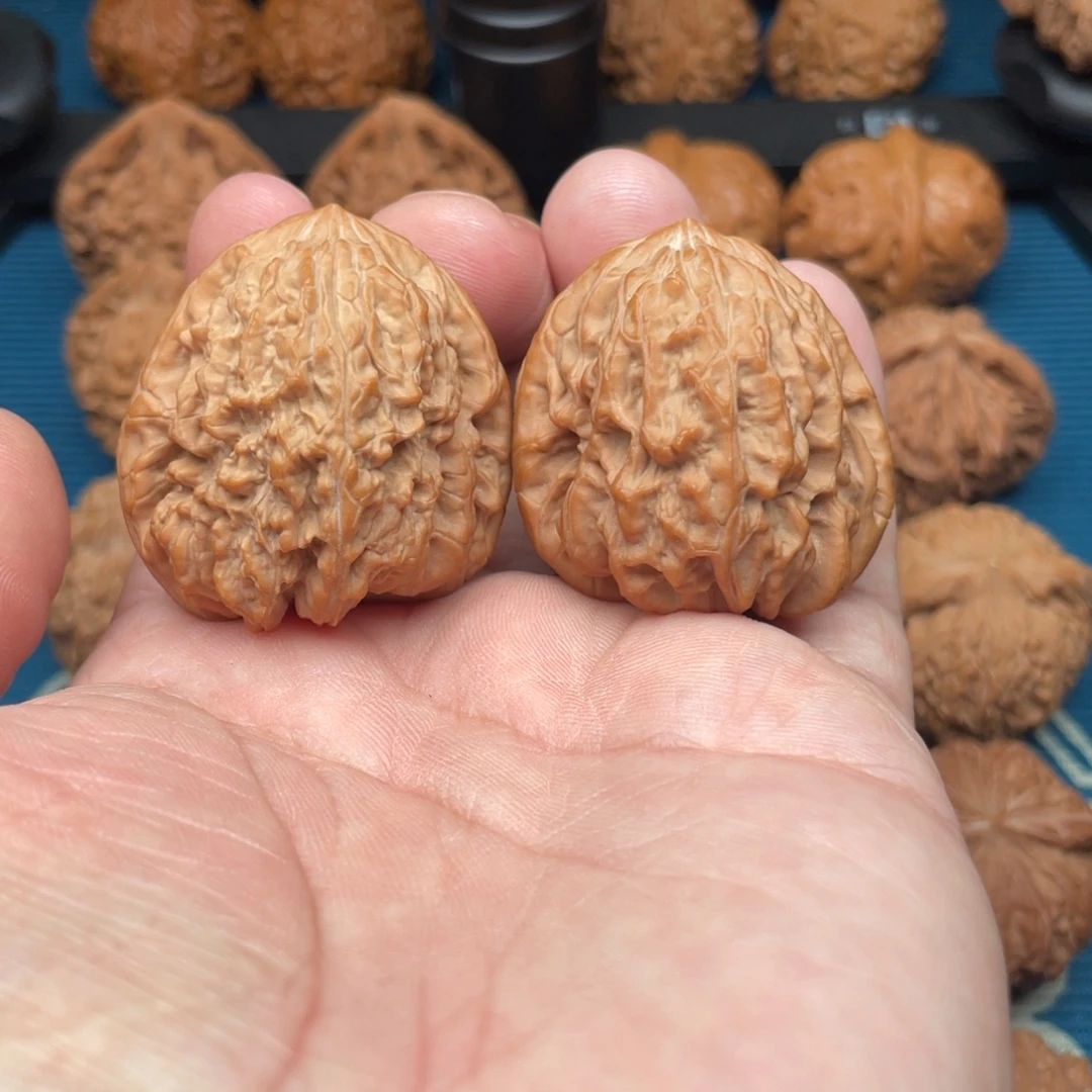 文玩核桃吊坠暴雪