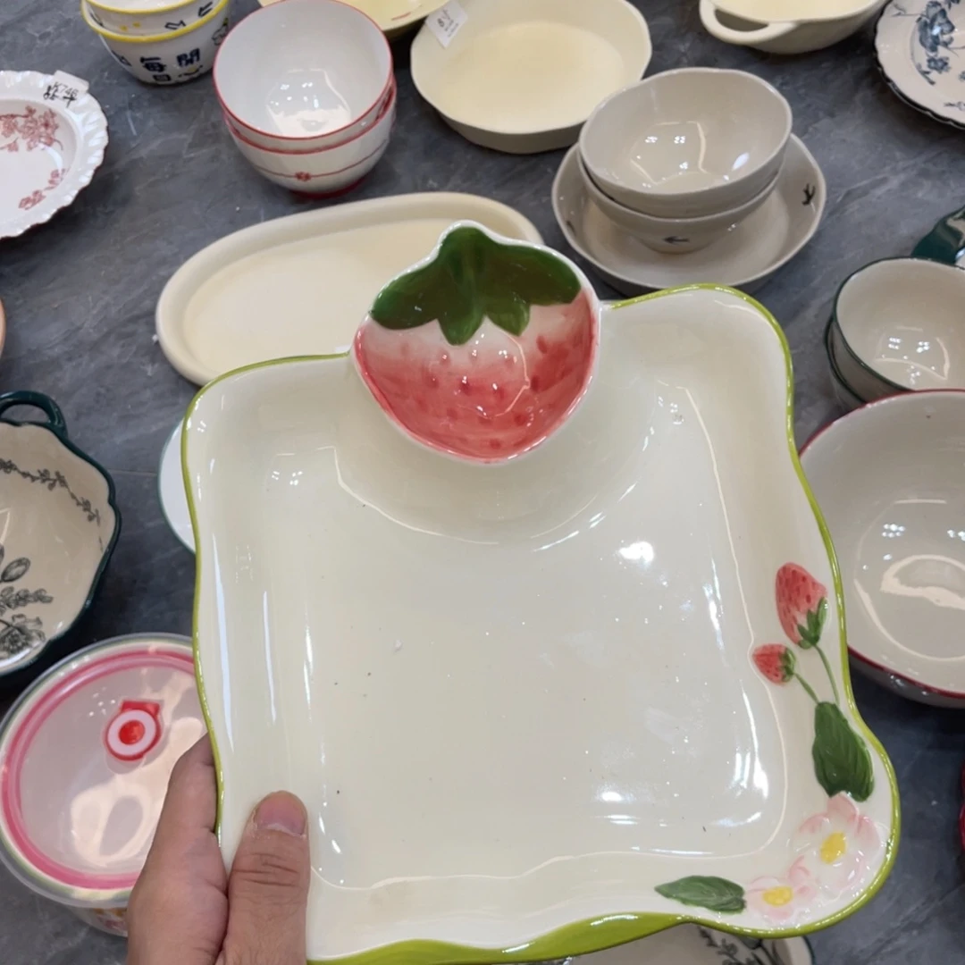 陶瓷微瑕餐具介意勿拍，满18飞！