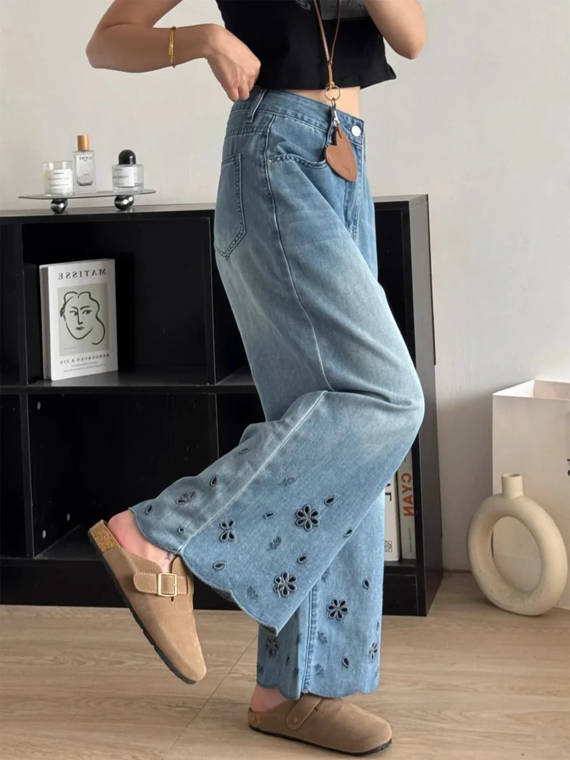 浅蓝色刺绣镂空牛仔裤大码女夏季薄款胖mm宽松显瘦梨型身材直筒裤