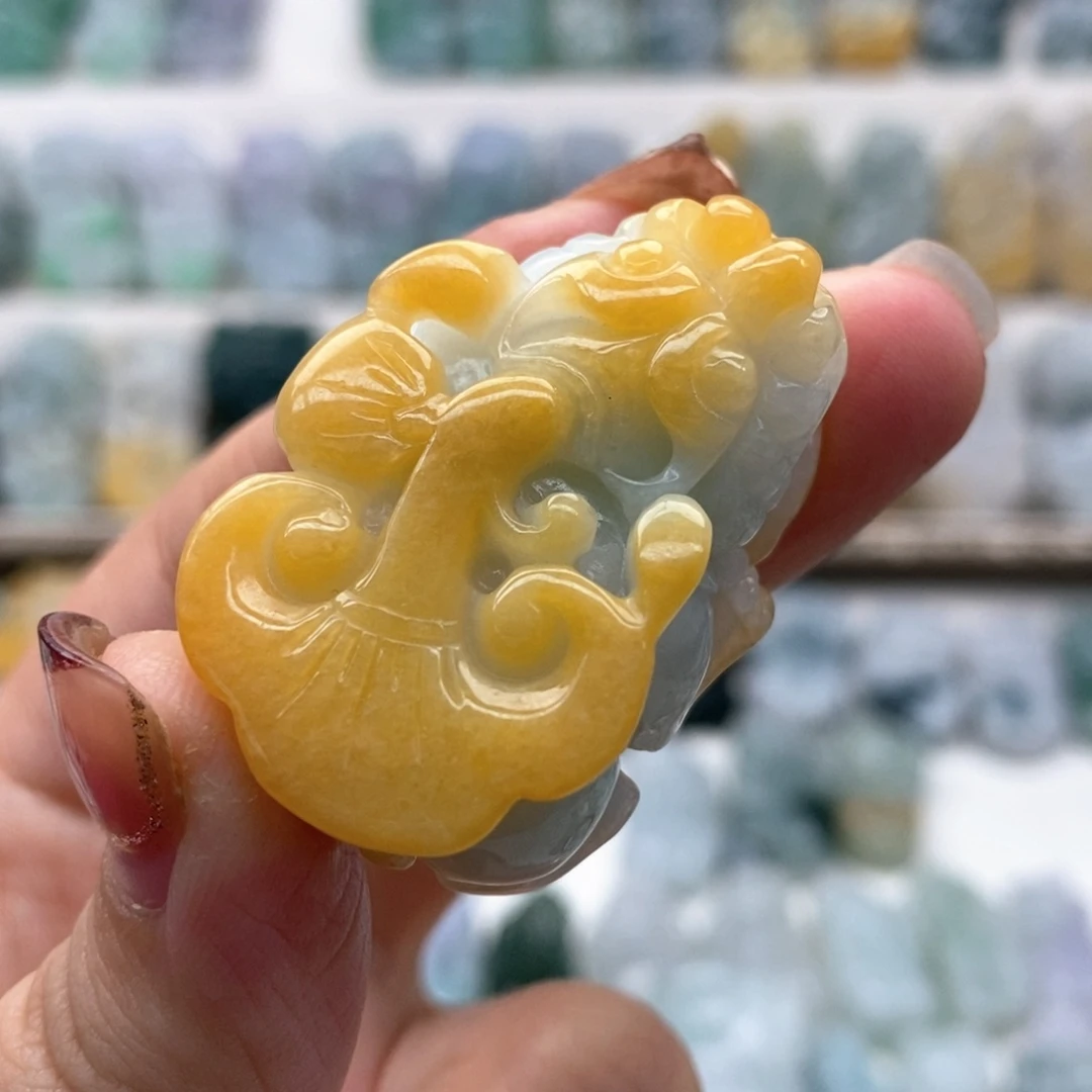 翡翠吊坠(赠链)未镶嵌