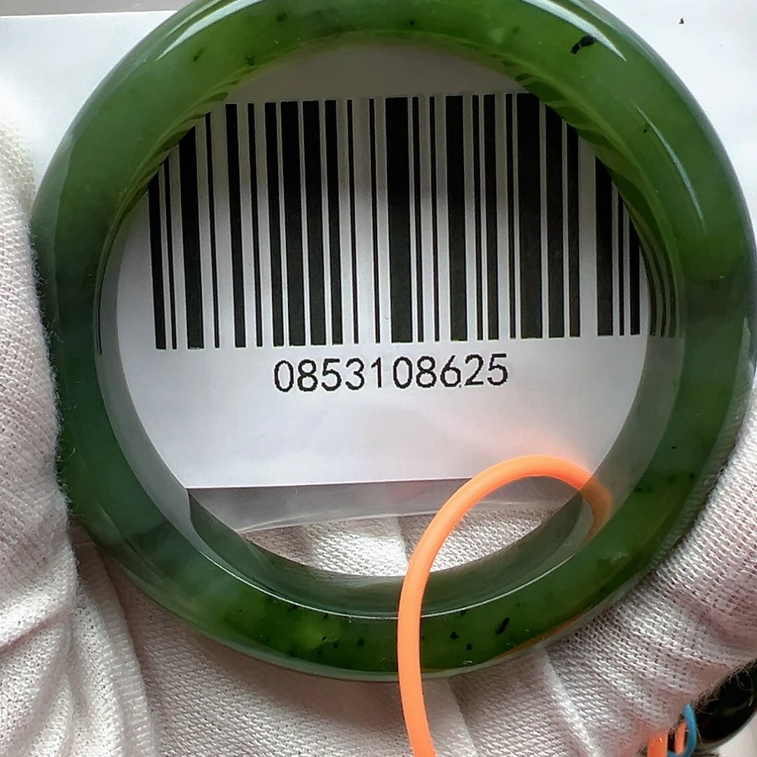 幸****和田玉未镶嵌手镯