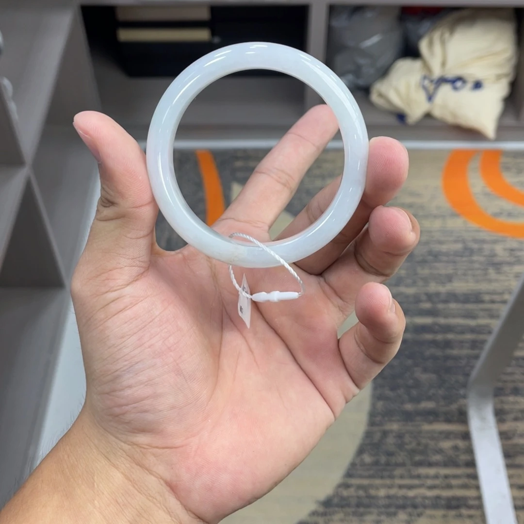 翡翠手镯未镶嵌突然缅甸a货翡翠手镯