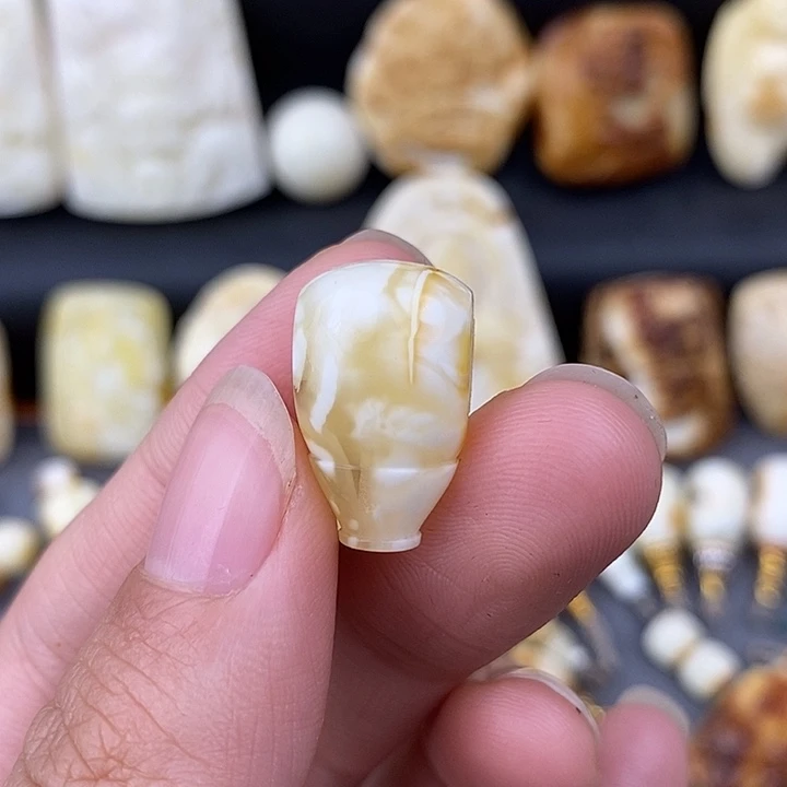 琥珀未镶嵌裸石12三通c579