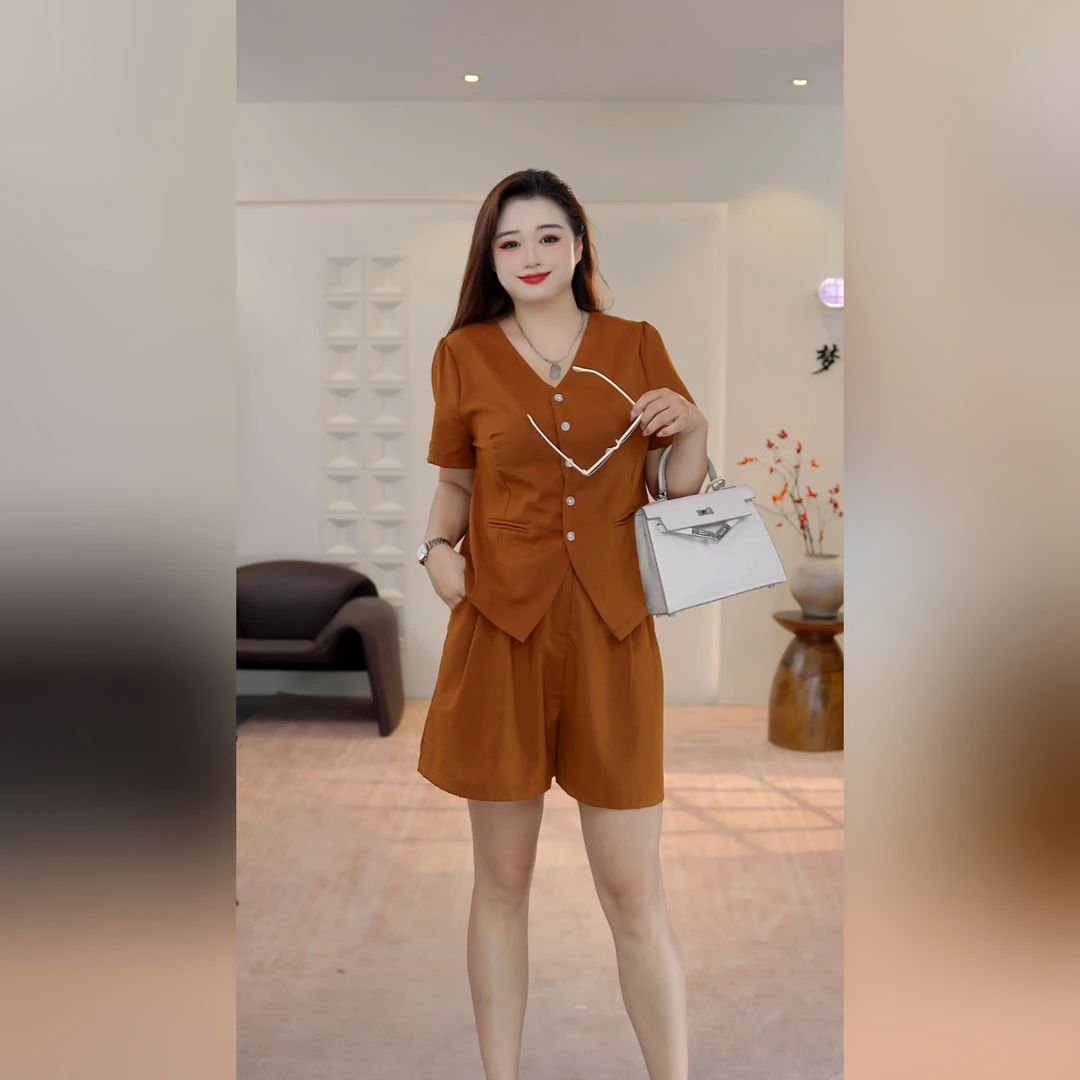 大码休闲套装女2025新款夏季不规则正肩上衣胖MM显瘦短裤子两件套