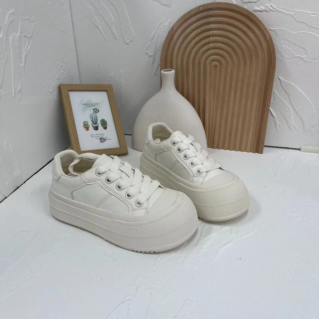 913 厚底增高小白鞋女2025春秋新款百搭圆头松糕底简约休闲饼干