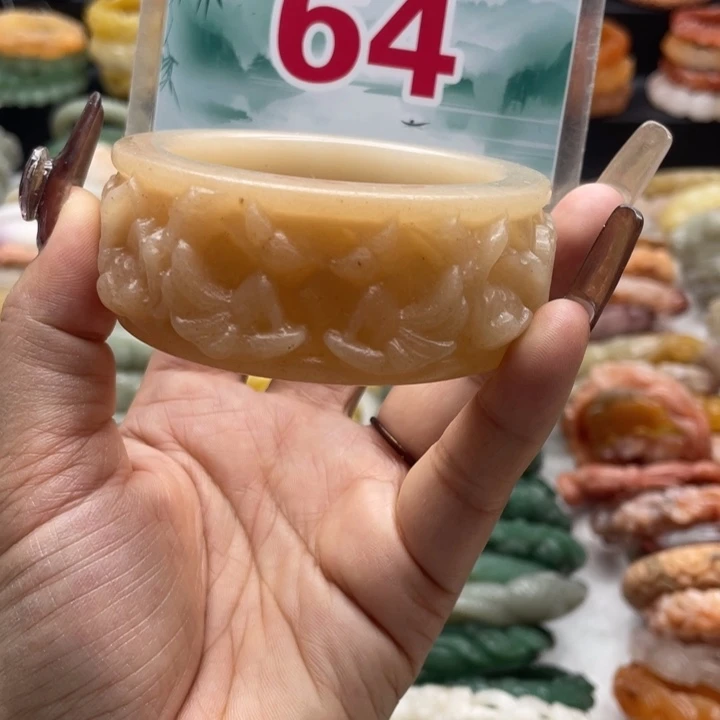 石英岩玉未镶嵌手镯