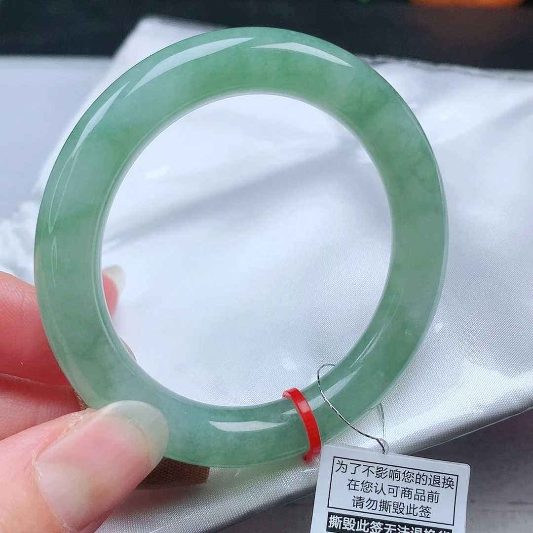翡翠手镯未镶嵌51圆