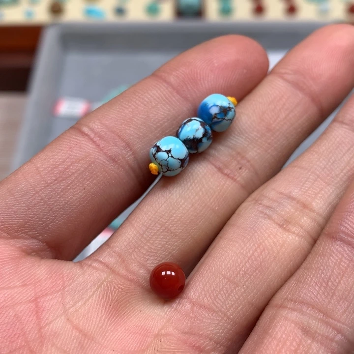 南红玛瑙配饰未镶嵌