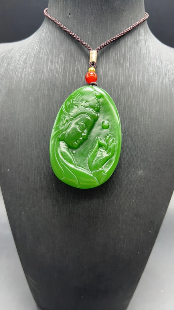 菠菜绿观音吊坠青海格尔木