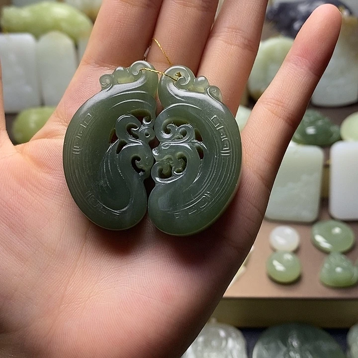 颈饰未镶嵌和田玉
