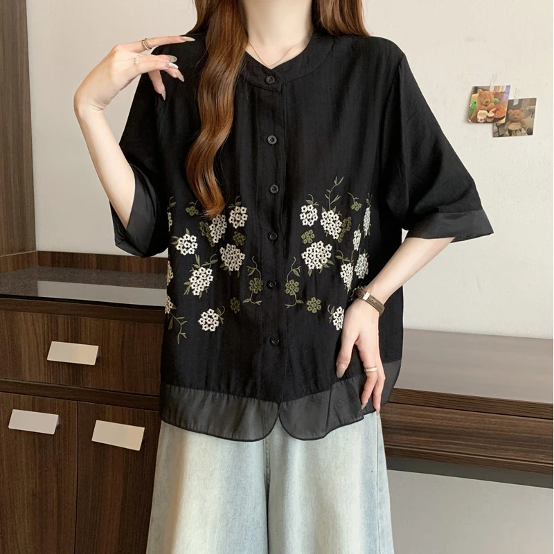 时尚气质刺绣短袖衬衫女2025夏季新款大码胖妹妹别致遮肉衬衣上衣