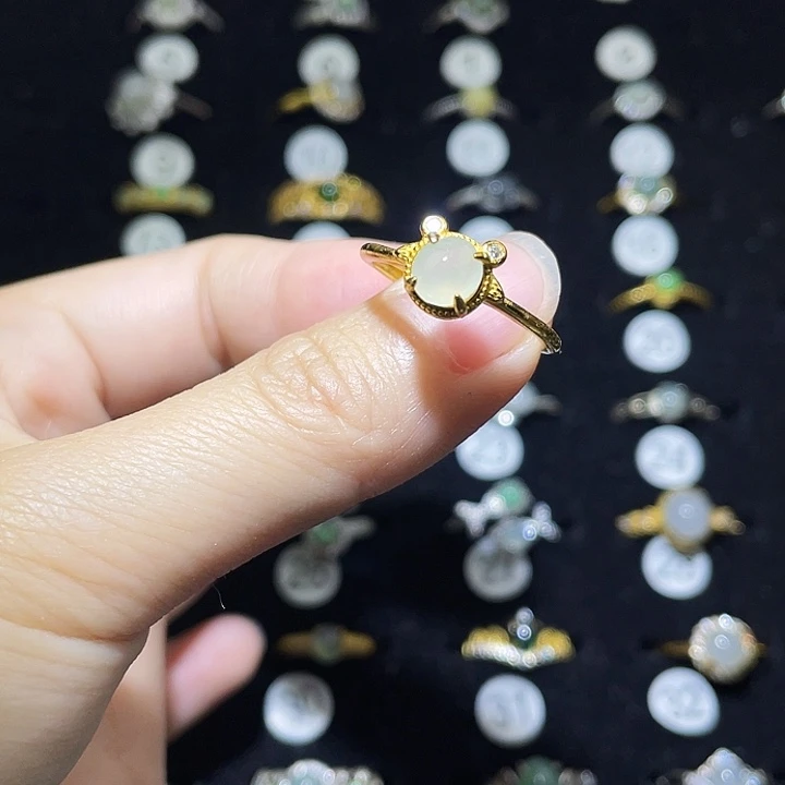翡翠未镶嵌戒指戒指