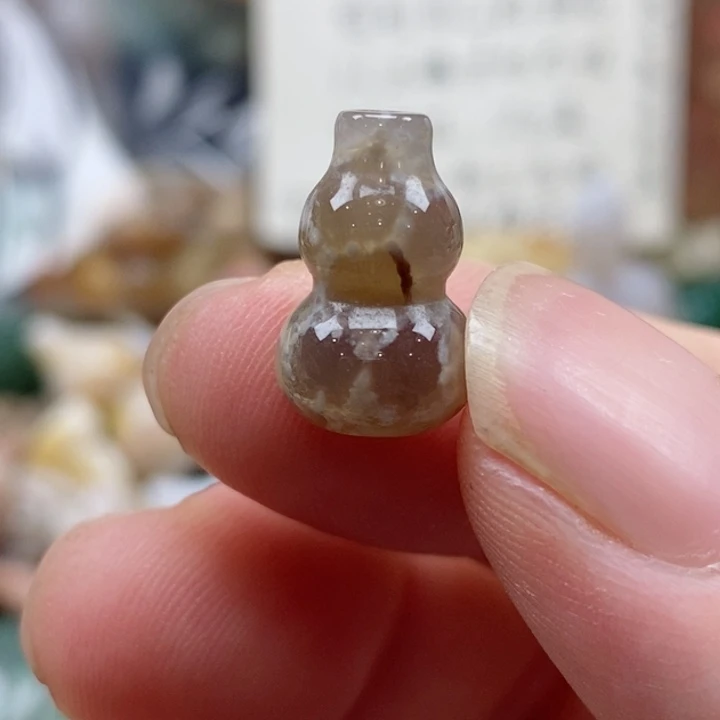 硅化珊瑚（珊瑚玉）未镶嵌颈饰通孔 小