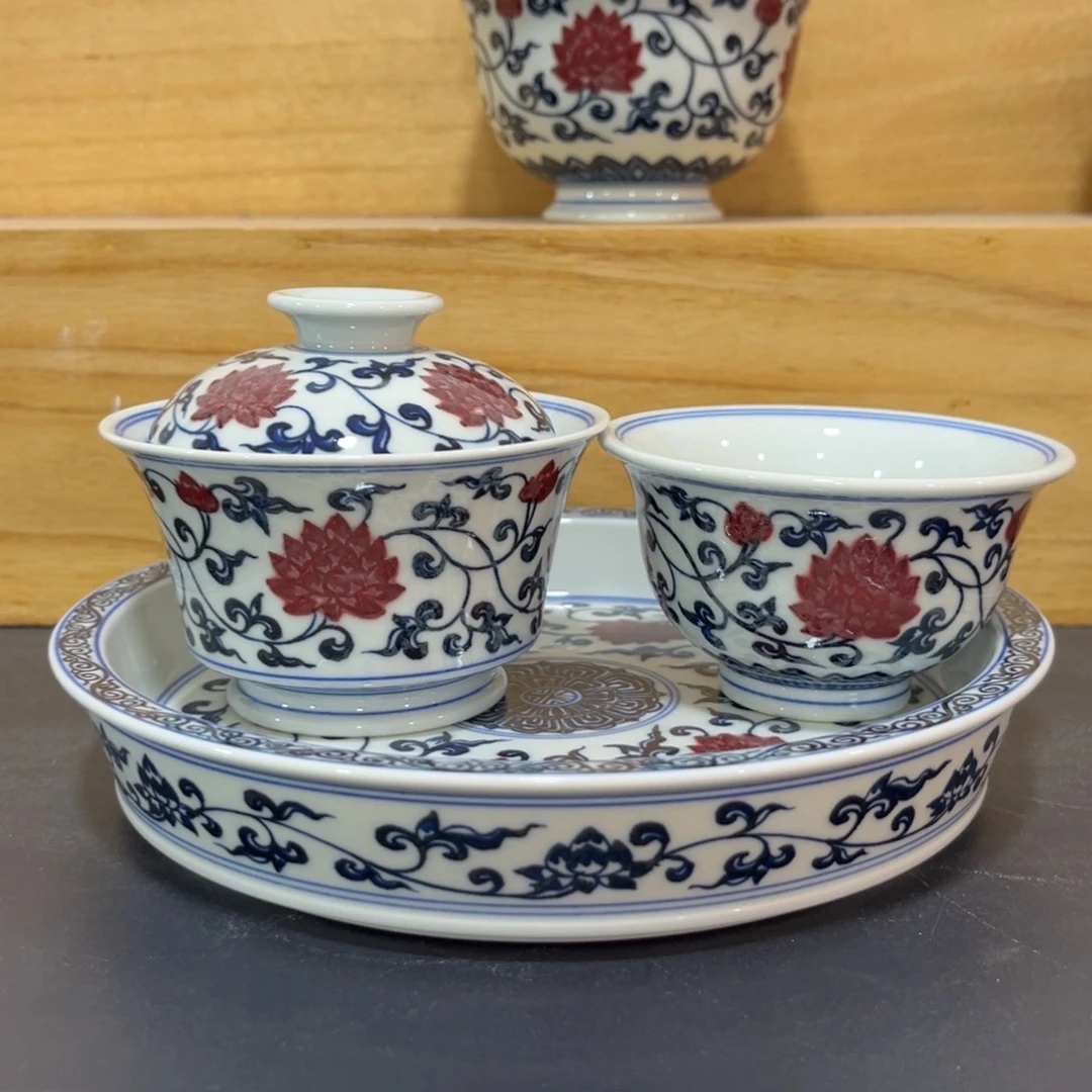 青花釉里红金刚莲