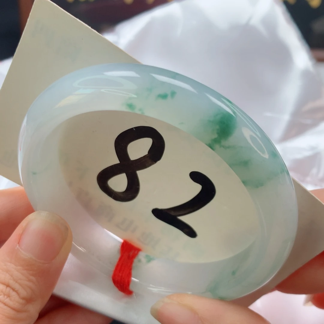 未镶嵌手镯翡翠白底青