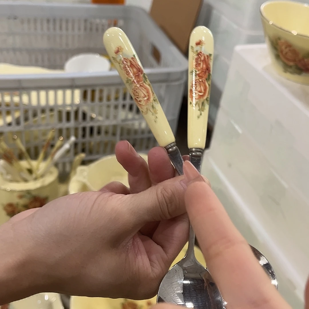 星博陶瓷有限公司2个