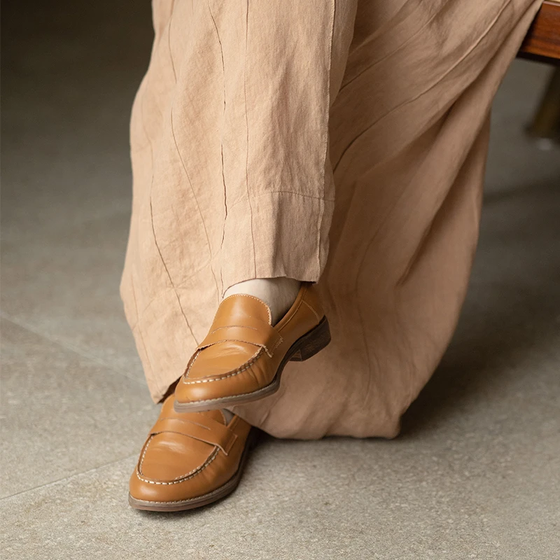 米色牛皮绗线日常通勤平跟舒适乐福鞋百搭法式小皮鞋