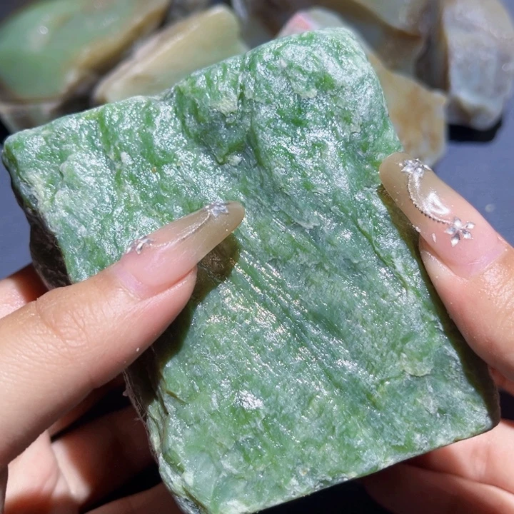 和田玉（糖玉）未镶嵌珠宝奇石