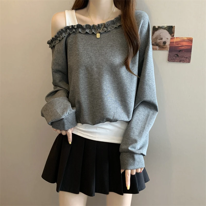 早秋2025新款别致木耳边假两件斜肩长袖卫衣大码女装胖mm遮肚上衣